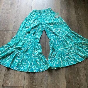NWT True Destinations Resort Wear Flare Pants in Ocean Wave Print Size M